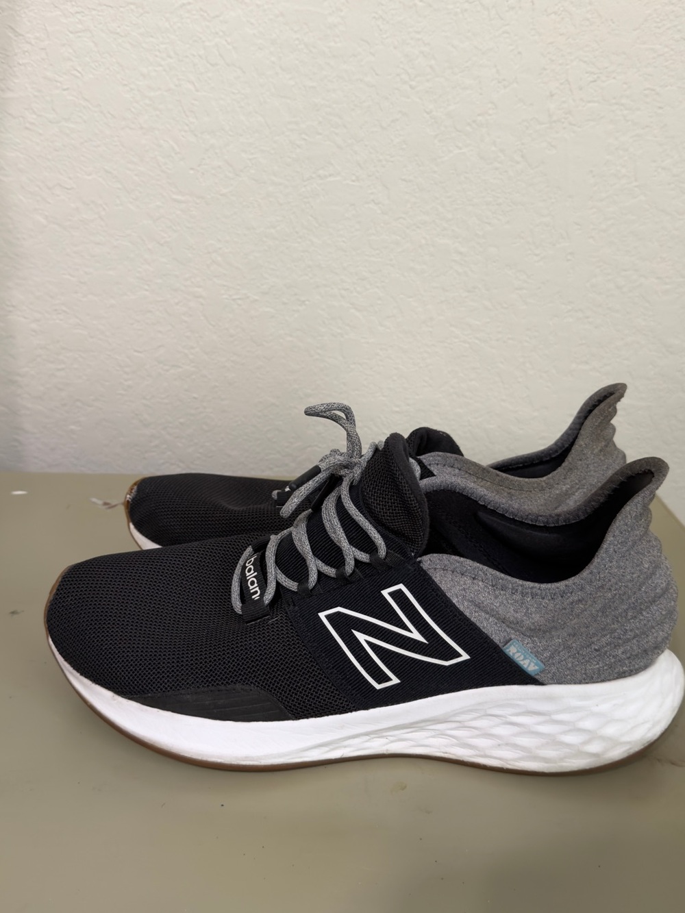New Balance Men's Black & Gray Athletic Running Sneakers